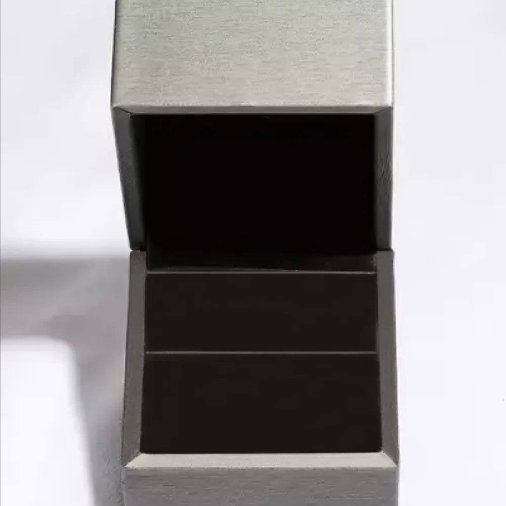 f451c616-a719-44c2-8fc9-37d3fd81f774-Max