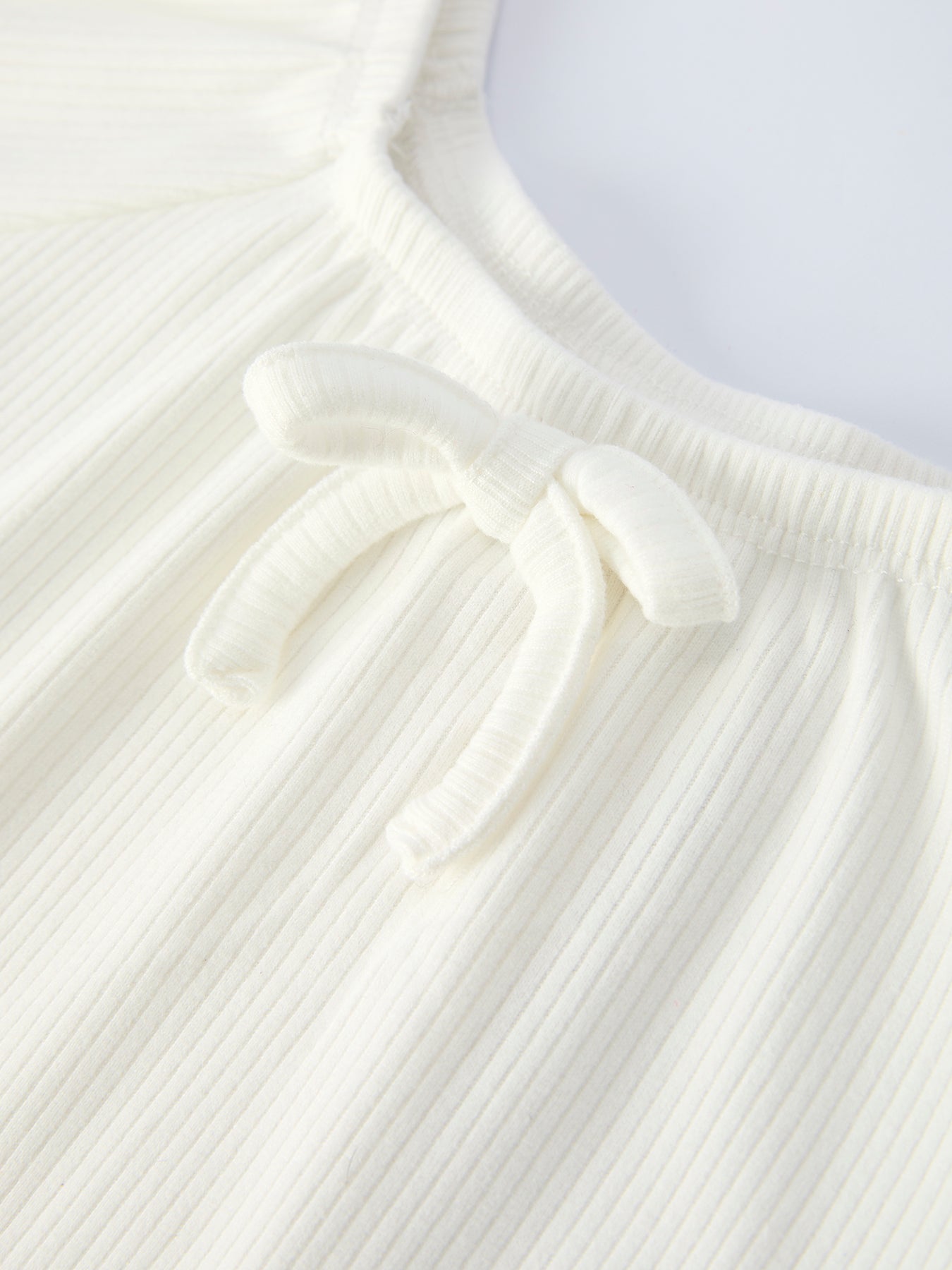White Top And Daisy-Print Flared Pants Girl&