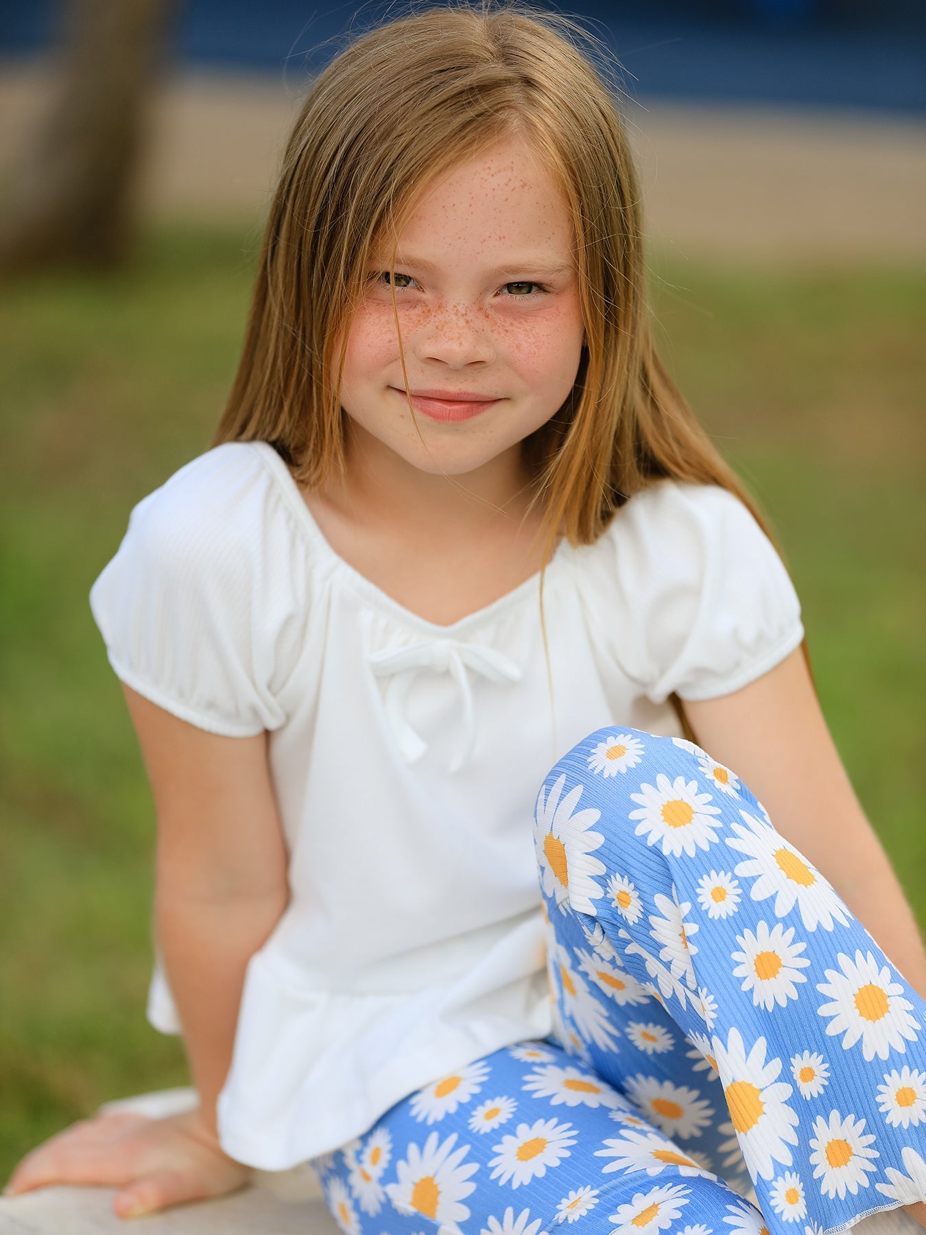 White Top And Daisy-Print Flared Pants Girl&